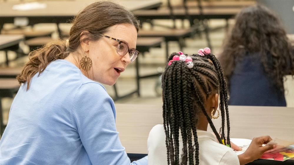 College of Education’s New Leaf Literacies initiative promotes joy of reading, nature at Woerner Elementary School.